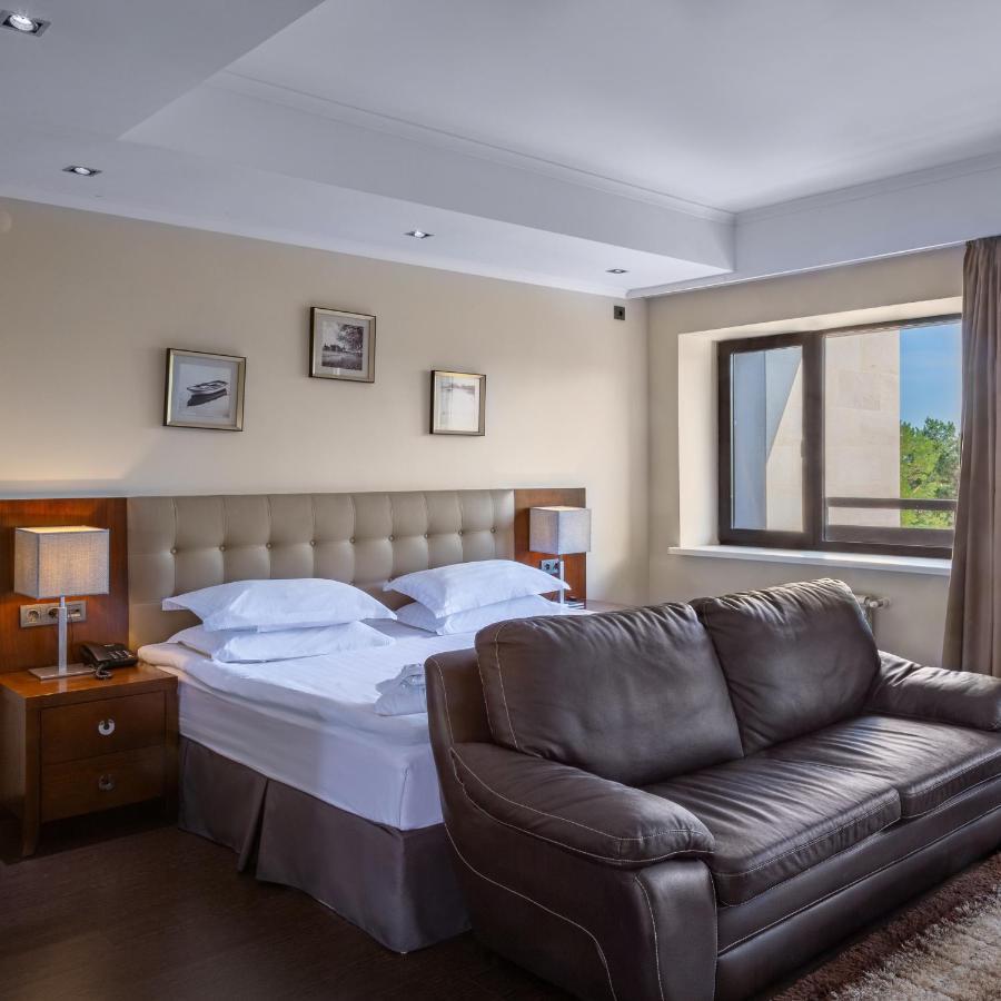 Park House Hotel Barmashino Exterior photo